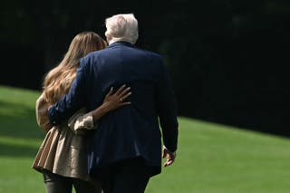Trump pointed to a new flag on the southern turf of the first lady as they headed to the sea